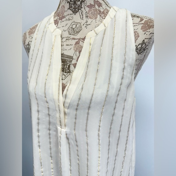 JOIE  Cream Aruna shimmer sleeveless split neckline top size S - Picture 3 of 13